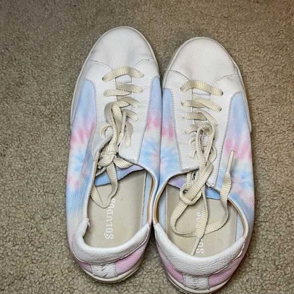 soludos tie dye
